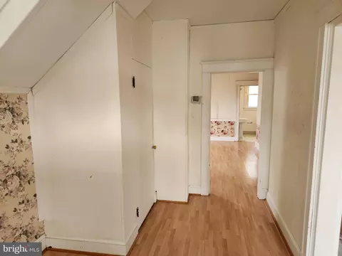 Entry Way - 4400 White Ave, Baltimore, MD 21206 photo 1 of 3
