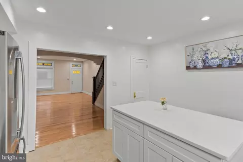 Entry Way - 2609 E Hoffman St, Baltimore, MD 21213 photo 1 of 1