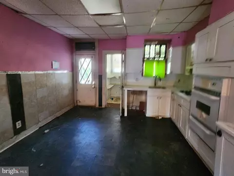 Entry Way - 634 Mckewin Ave, Baltimore, MD 21218 photo 2 of 2