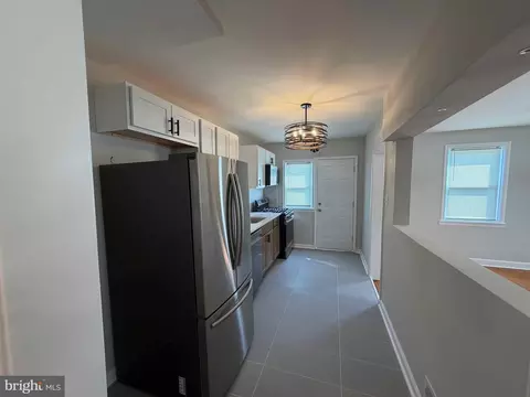 Entry Way - 1535 E Cold Spring Ln, Baltimore, MD 21218 photo 2 of 5