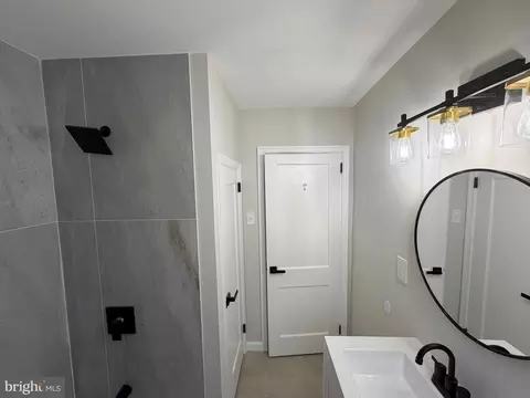 Bath - 1535 E Cold Spring Ln, Baltimore, MD 21218 photo 1 of 2