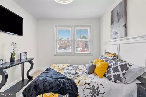 Bedroom - 4800 Midline Rd, Baltimore, MD 21206 photo 4 of 8