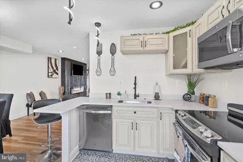 Kitchen - 4800 Midline Rd, Baltimore, MD 21206 photo 4 of 4