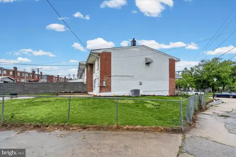 Exterior - 4800 Midline Rd, Baltimore, MD 21206 photo 3 of 4