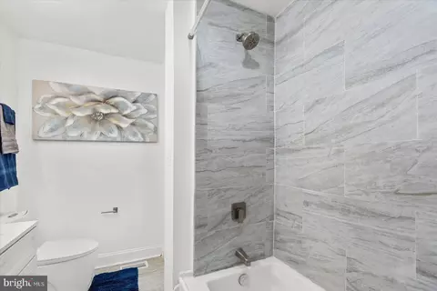 Bath - 4800 Midline Rd, Baltimore, MD 21206 photo 4 of 4