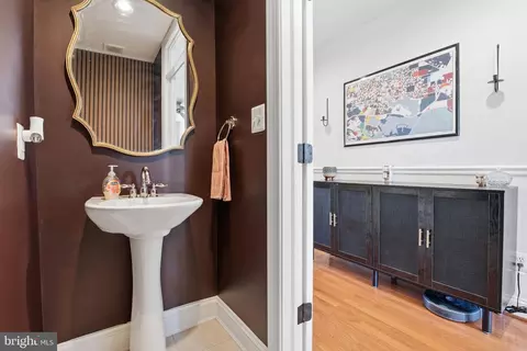 Entry Way - 3312 Fleet St, Baltimore, MD 21224 photo 2 of 2