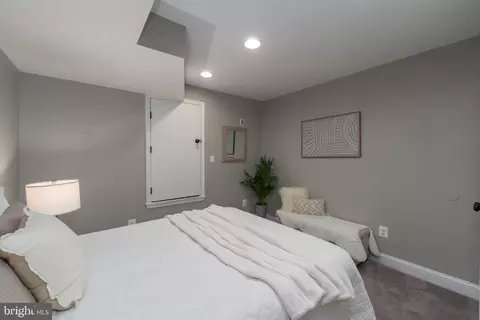 Bedroom - 934 S Clinton St, Baltimore, MD 21224 photo 5 of 6