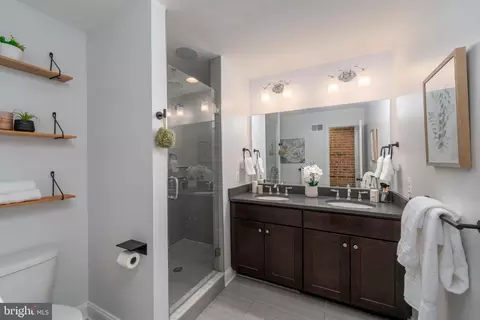 Bath - 934 S Clinton St, Baltimore, MD 21224 photo 1 of 3