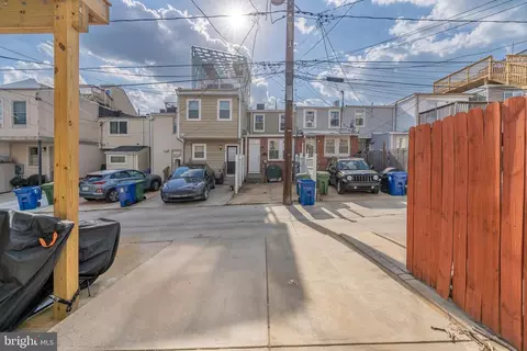 Exterior - 934 S Clinton St, Baltimore, MD 21224 photo 6 of 6