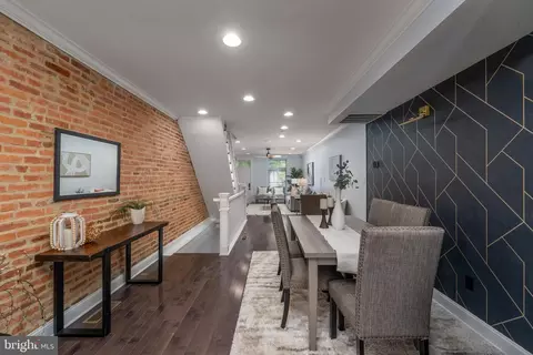Entry Way - 934 S Clinton St, Baltimore, MD 21224 photo 3 of 4