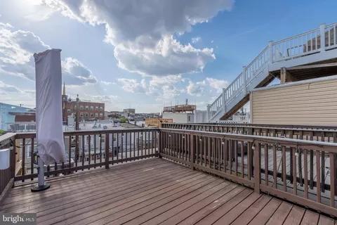 Exterior - 934 S Clinton St, Baltimore, MD 21224 photo 4 of 6