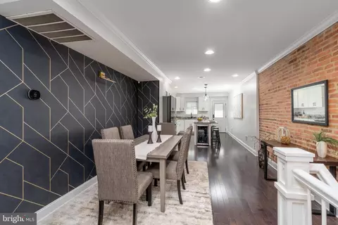 Entry Way - 934 S Clinton St, Baltimore, MD 21224 photo 2 of 4