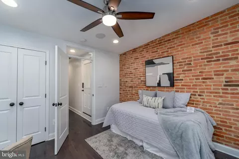 Bedroom - 934 S Clinton St, Baltimore, MD 21224 photo 3 of 6