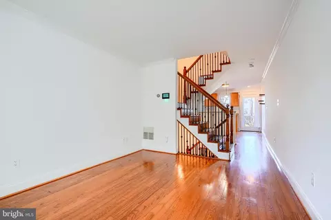 Living - 1520 Byrd St, Baltimore, MD 21230 photo 1 of 3