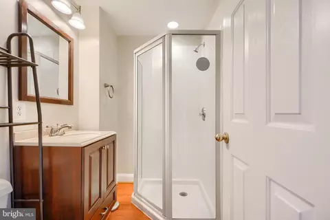 Bath - 1520 Byrd St, Baltimore, MD 21230 photo 4 of 4