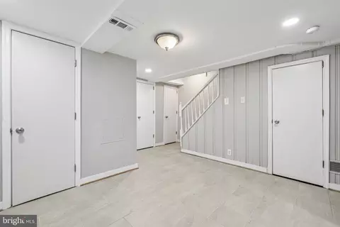 Entry Way - 4546 Mountview Rd, Baltimore, MD 21229 photo 3 of 4