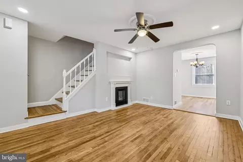 Living - 4546 Mountview Rd, Baltimore, MD 21229 photo 3 of 3