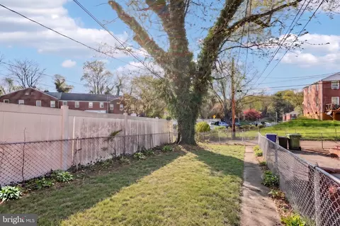 Exterior - 4546 Mountview Rd, Baltimore, MD 21229 photo 2 of 2
