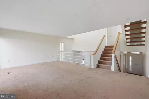 Living - 2372 Nutmeg Ter, Baltimore, MD 21209 photo 2 of 4