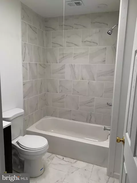 Bath - 752 Bartlett Ave, Baltimore, MD 21218 photo 2 of 3