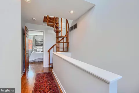 Entry Way - 38 E Hamburg St, Baltimore, MD 21230 photo 1 of 3