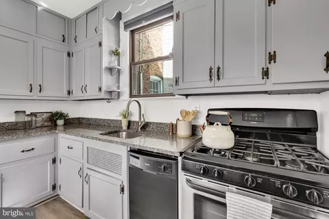 705 E Lake Ave, Baltimore, MD 21212 photo 13