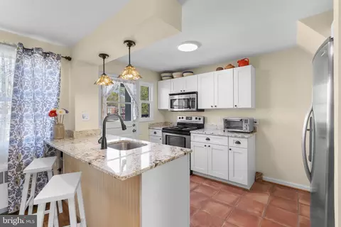 4136 Doris Ave, Baltimore, MD 21225
