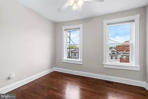 Bedroom - 21 S Linwood Ave, Baltimore, MD 21224 photo 3 of 8