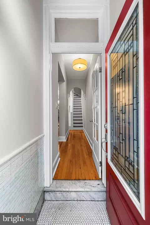 Entry Way - 21 S Linwood Ave, Baltimore, MD 21224 photo 1 of 12