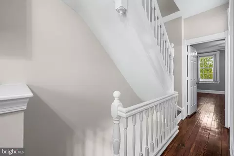 Entry Way - 21 S Linwood Ave, Baltimore, MD 21224 photo 6 of 12