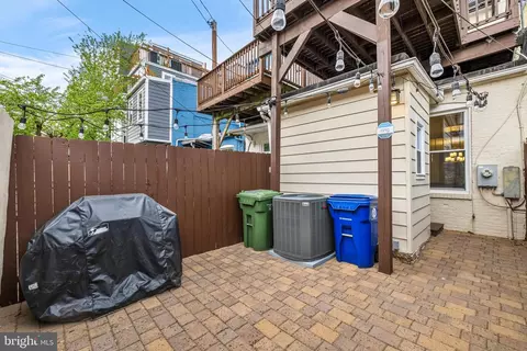 Exterior - 21 S Linwood Ave, Baltimore, MD 21224 photo 3 of 5
