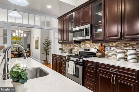 Kitchen - 21 S Linwood Ave, Baltimore, MD 21224 photo 5 of 6