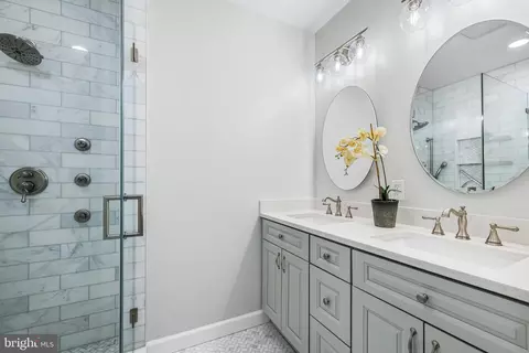 Bath - 21 S Linwood Ave, Baltimore, MD 21224 photo 6 of 7
