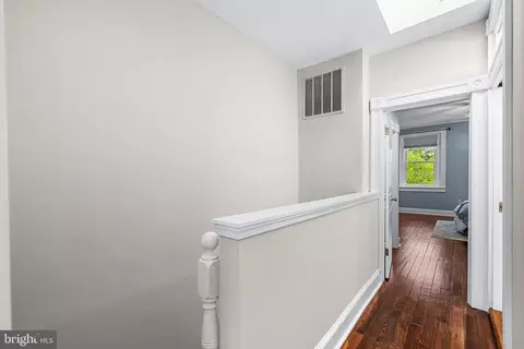 Entry Way - 21 S Linwood Ave, Baltimore, MD 21224 photo 11 of 12
