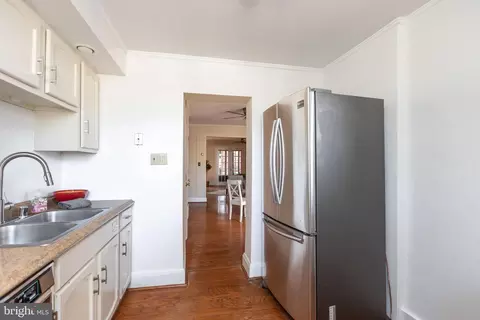 Entry Way - 3633 Elkader Rd, Baltimore, MD 21218 photo 1 of 4