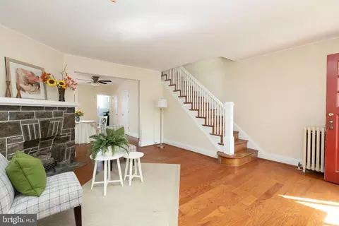 Living - 3633 Elkader Rd, Baltimore, MD 21218 photo 2 of 4