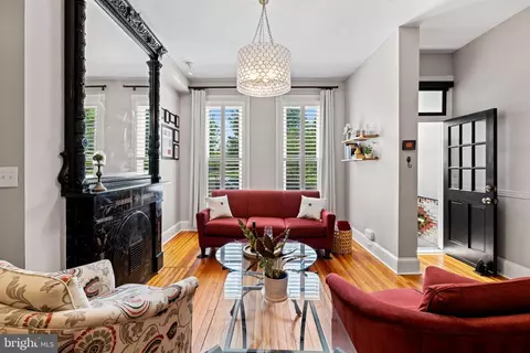 Entry Way - 2534 E Baltimore St, Baltimore, MD 21224 photo 3 of 5