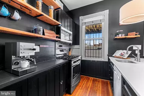 Kitchen - 2534 E Baltimore St, Baltimore, MD 21224 photo 4 of 4