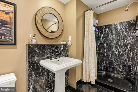 Bath - 1279 William St, Baltimore, MD 21230 photo 1 of 4