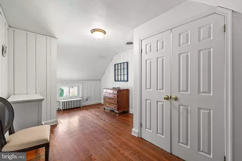 Entry Way - 702 W Melrose Ave, Baltimore, MD 21210 photo 9 of 12