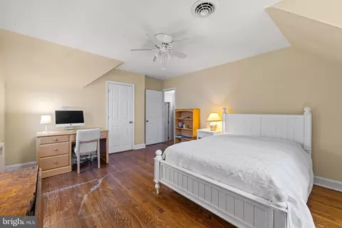 Bedroom - 702 W Melrose Ave, Baltimore, MD 21210 photo 2 of 8