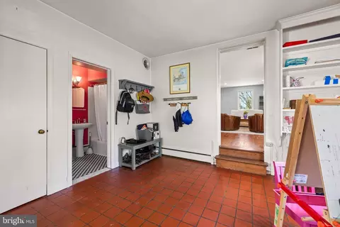 Entry Way - 702 W Melrose Ave, Baltimore, MD 21210 photo 5 of 12