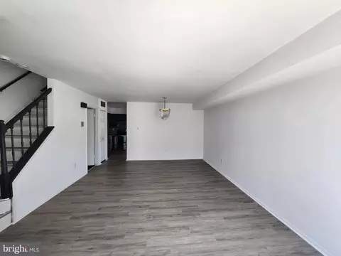 Living - 1129 Willinger Ct, Baltimore, MD 21202 photo 2 of 3