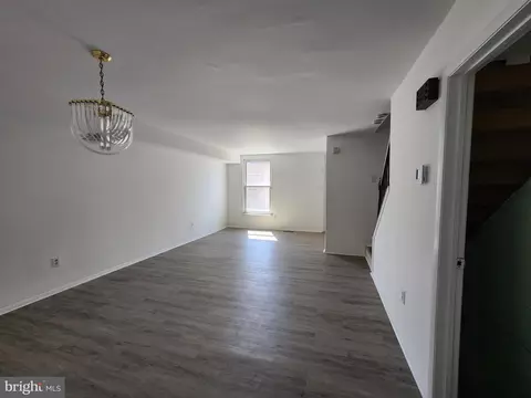 Living - 1129 Willinger Ct, Baltimore, MD 21202 photo 1 of 3