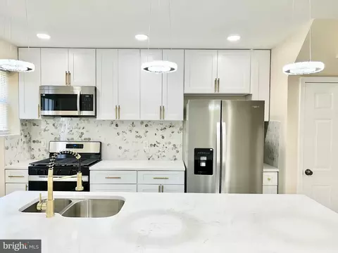 Kitchen - 3408 Parklawn Ave, Baltimore, MD 21213 photo 3 of 6