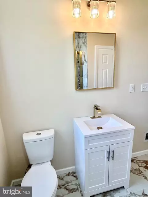 Bath - 3408 Parklawn Ave, Baltimore, MD 21213 photo 3 of 6