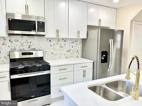 Kitchen - 3408 Parklawn Ave, Baltimore, MD 21213 photo 4 of 6