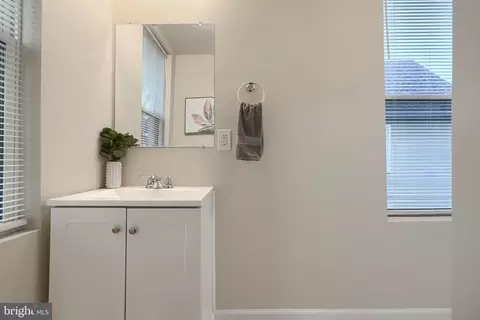 Bath - 3308 Walbrook Ave, Baltimore, MD 21216 photo 2 of 3