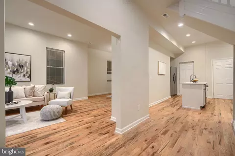 Entry Way - 3308 Walbrook Ave, Baltimore, MD 21216 photo 2 of 6