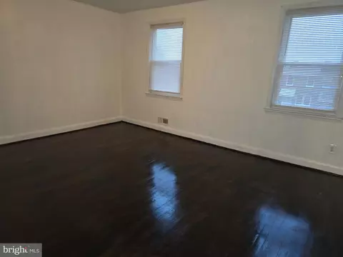 Living - 3905 Kenyon Ave, Baltimore, MD 21213 photo 2 of 5